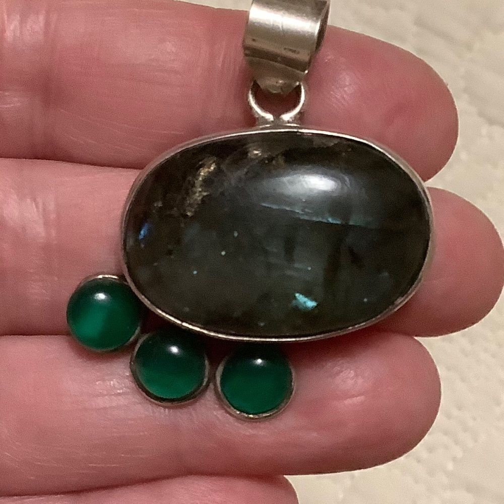 𝅺STERLING SILVER 925 LABRADORITE/GREEN ONYX WOMAN PENDANT​​